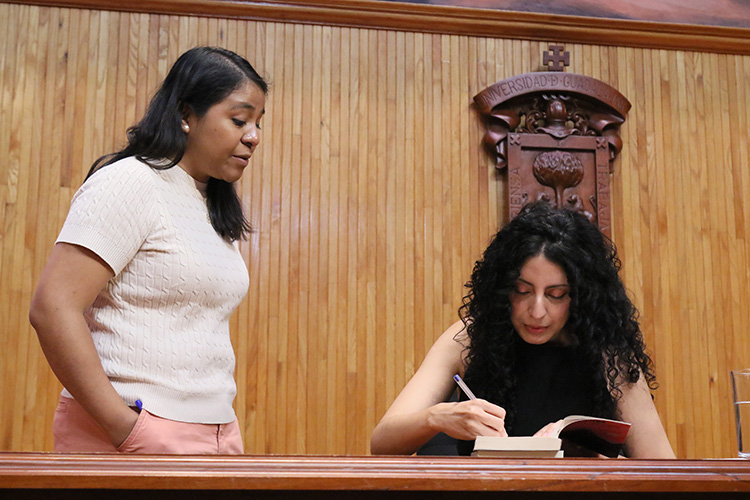 Monstruos y flores en la Cátedra Cortázar