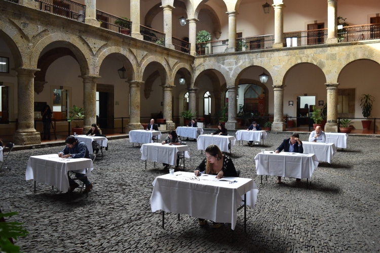   Aprueban reglas para exámenes de aspirantes a magistraturas