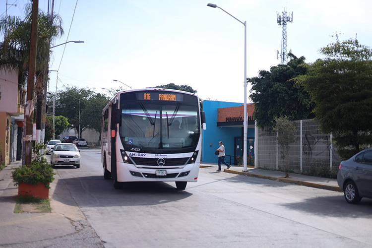Cuestionan capacidad de transporte anunciado en Huentitán