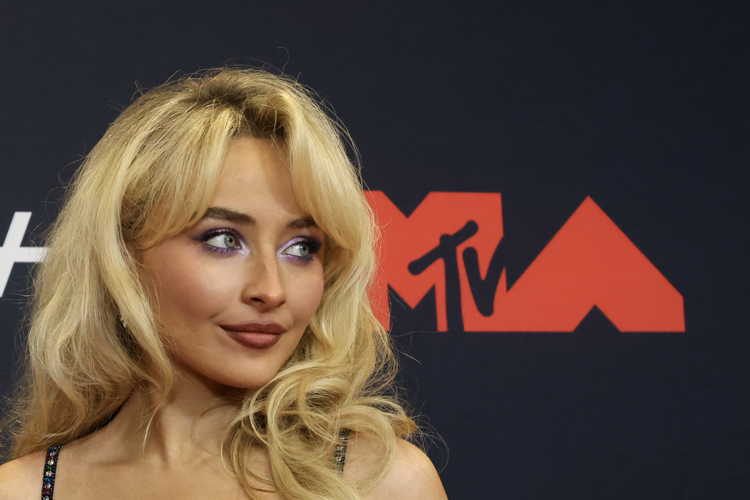 Sabrina Carpenter carga contra la Casa Blanca