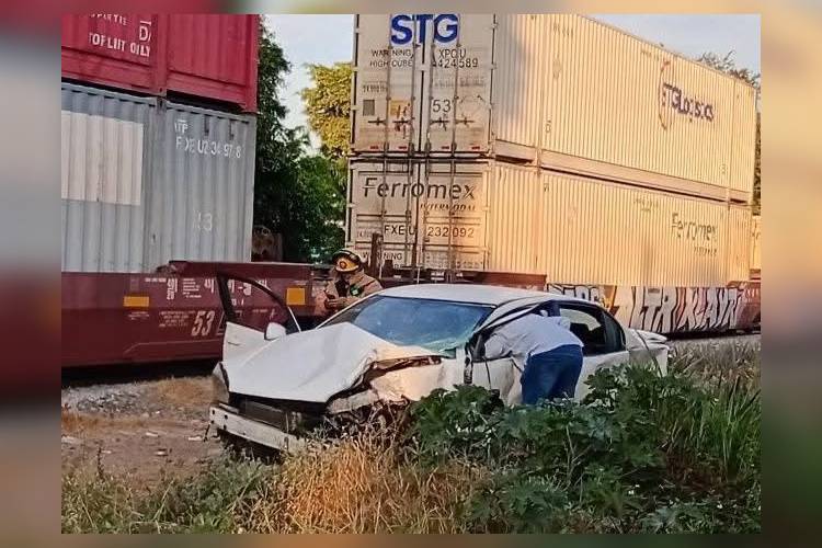 Muere conductor tras ser embestido por el tren