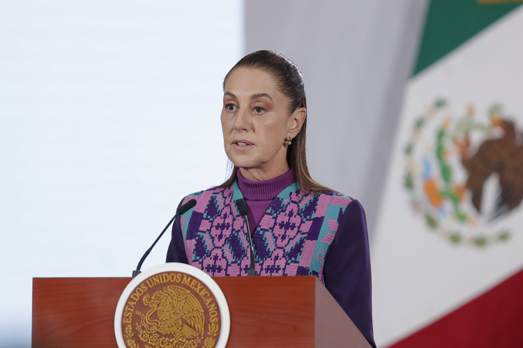 La presidenta de México anuncia un aumento del 13% en el salario mínimo para 2026