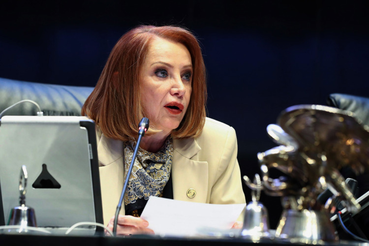 Sheinbaum envía al Senado iniciativa para reducir la jornada laboral a 40 horas