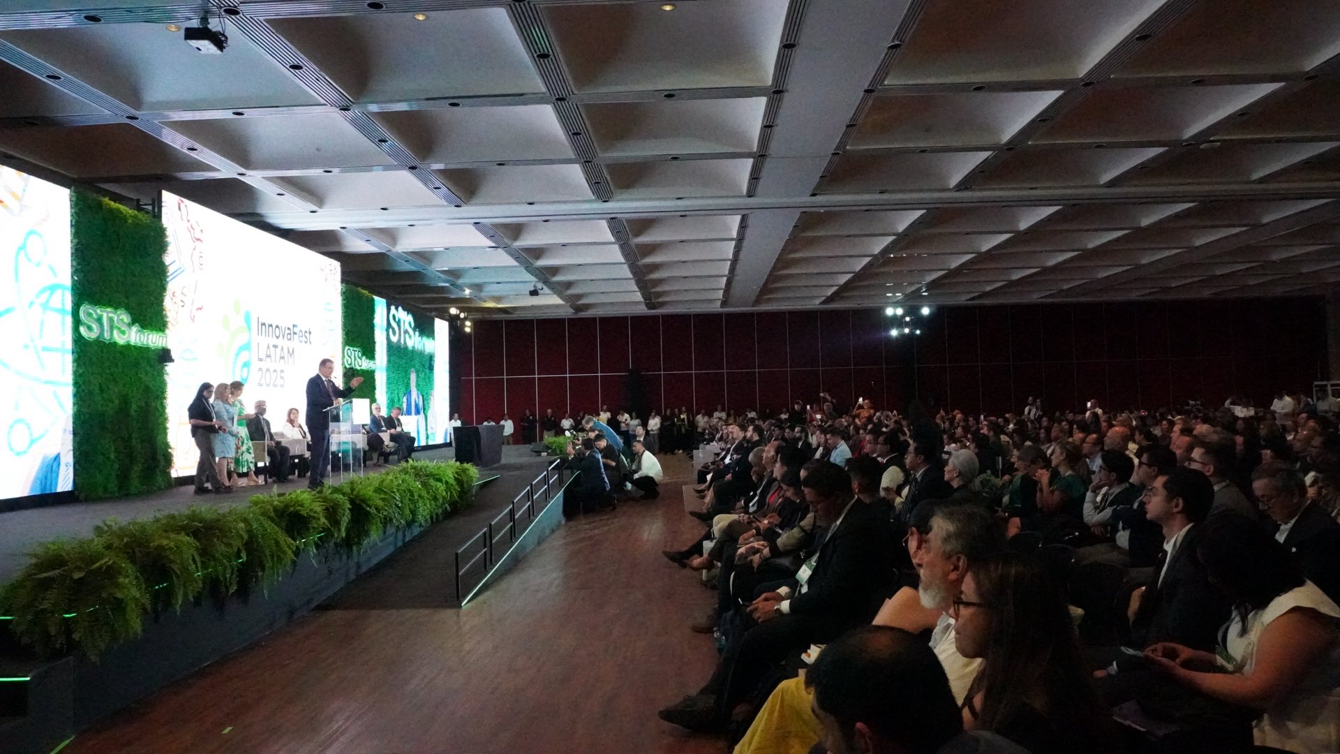 CUCEI gana el Premio IMPI 2025 por dispositivo para la salud femenina