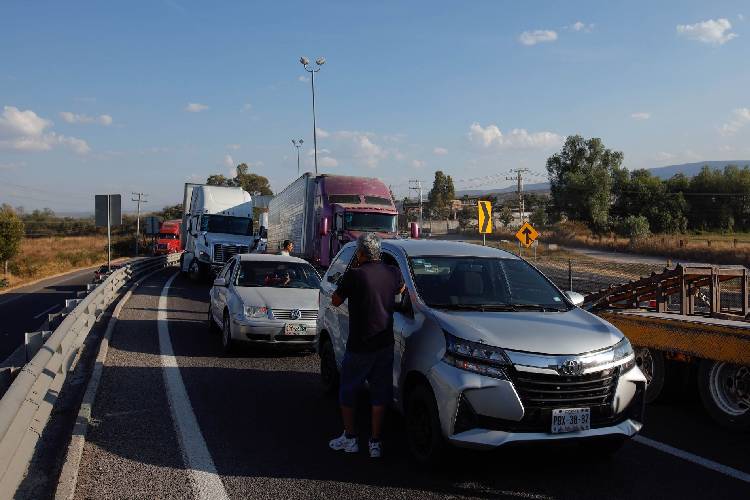 bLOQUEOS CARRETEROS: autopistas cerradas en México y rutas alternas según Capufe