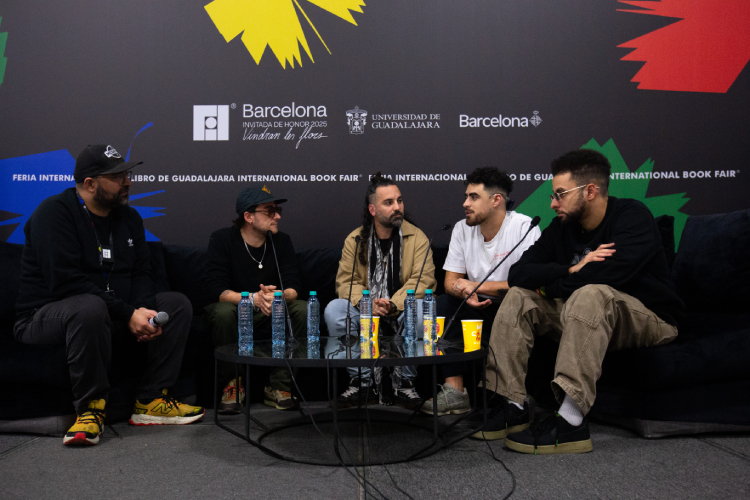 La Sra. Tomasa prende el cierre musical de la FIL