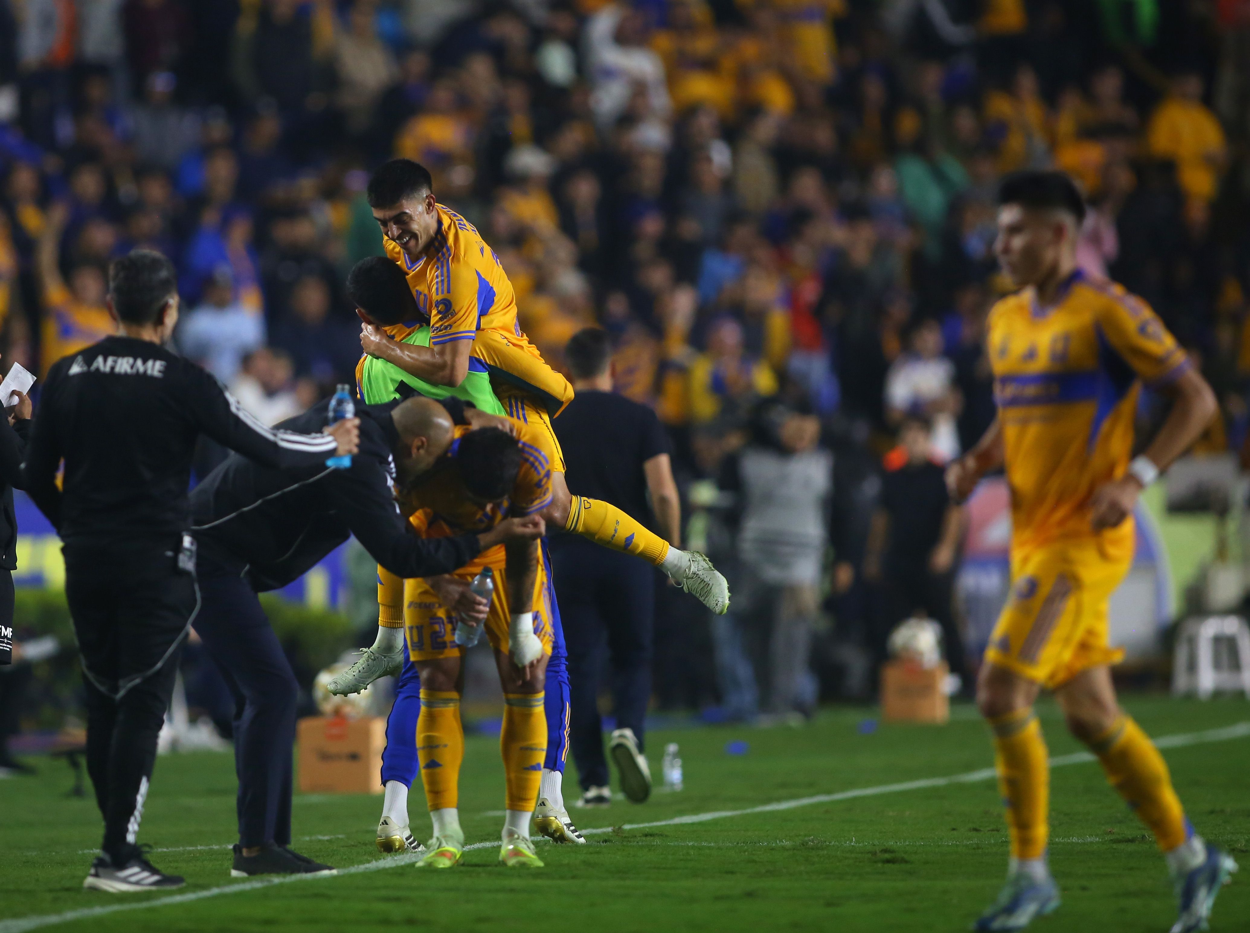 Tigres a la gran final tras eliminar a Cruz Azul (1 - 1)