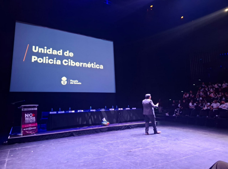 Participa FE en foro vs. violencia digital