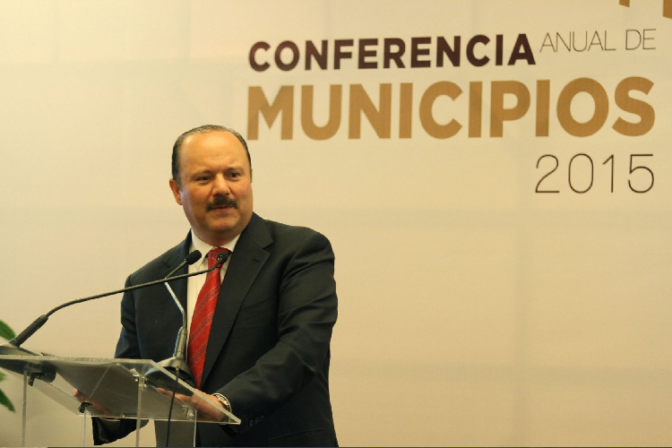 FGR detiene a César Duarte; lo acusa de lavado de dinero