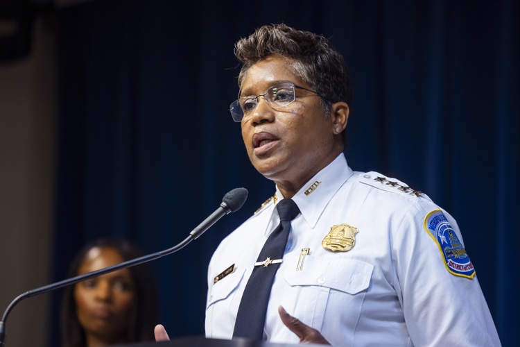 La jefa de la Policía de Washington renuncia tras el atentado contra guardias nacionales