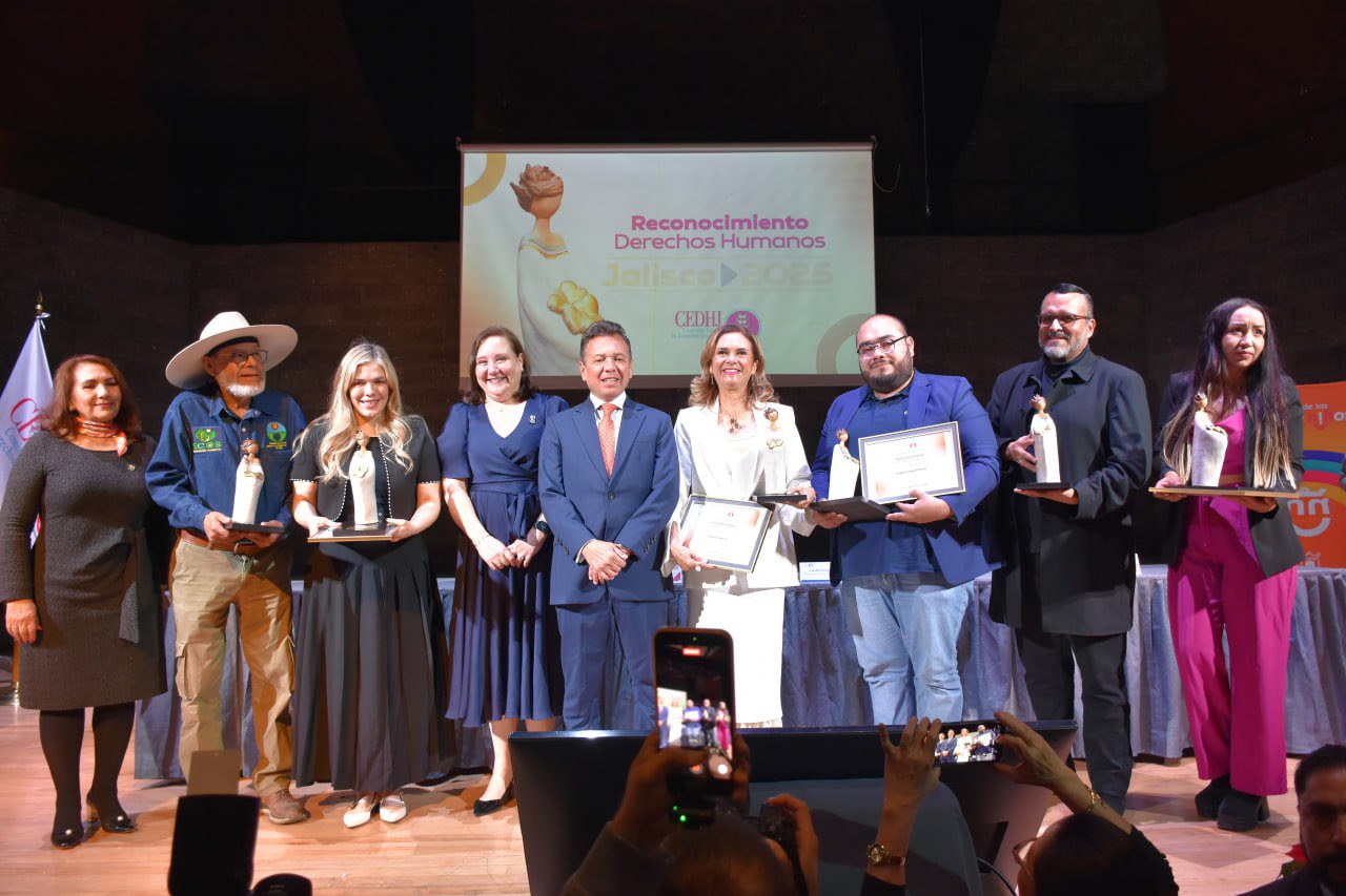 Dan premio Derechos Humanos Jalisco