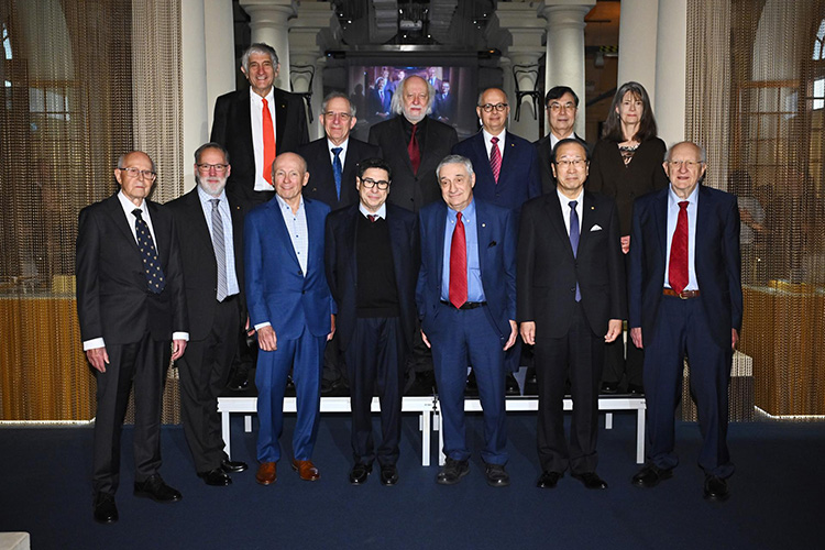 Los Nobel, remedio ante tiempos oscuros