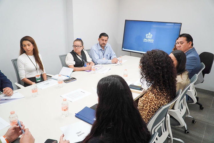 Presume Administración 770 procesos de licitación