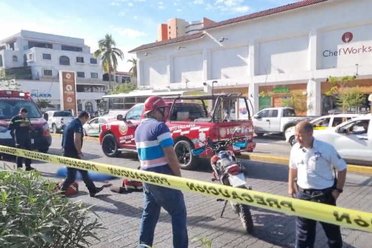 Muere mujer atropellada por moto