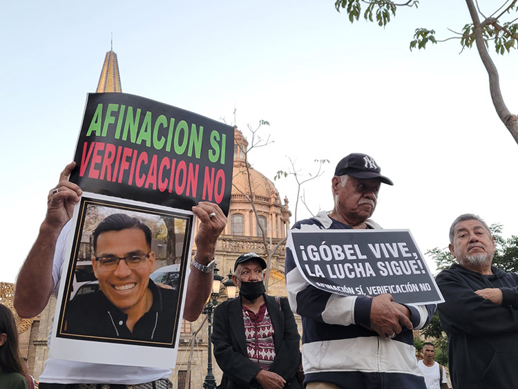 Matan a 10 defensores