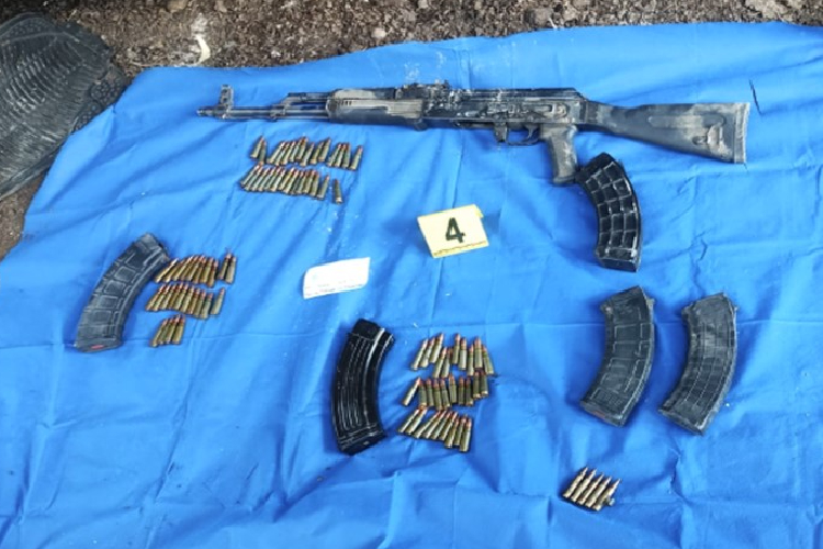 Aseguran arsenal en rancho de Arandas