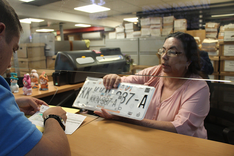 Confirman prórroga para placas