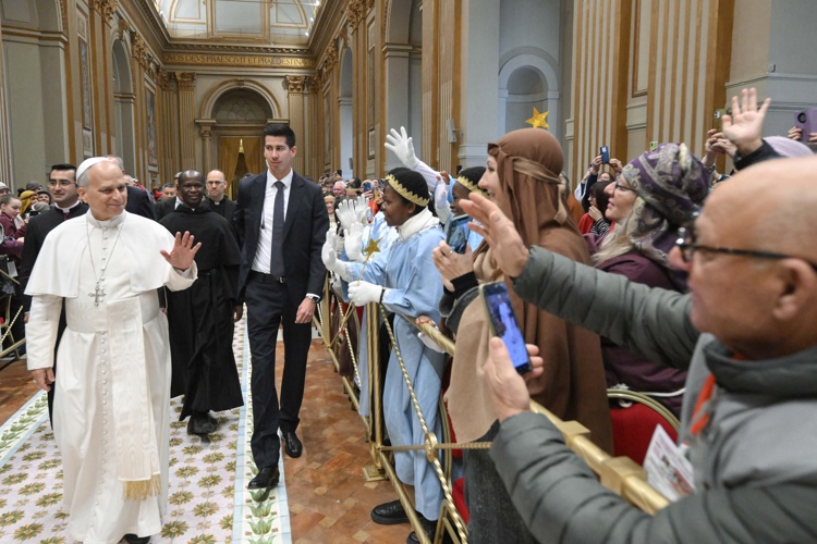 Papa pide que mantener la tradición del belén en un mundo que necesita esperanza