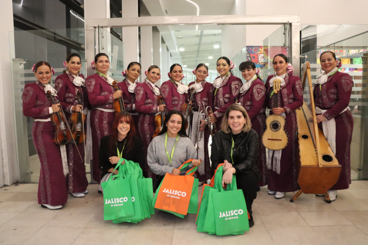 Aterriza vuelo directo Montreal–Guadalajara 