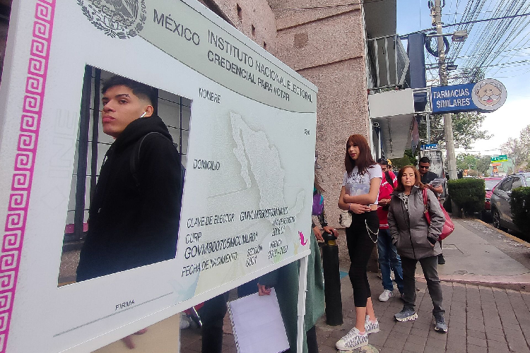 INE llama a renovar credenciales con vigencia 2025