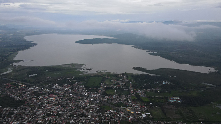 Van por protección de laguna de Atotonilco 