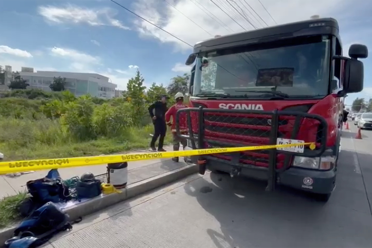 Localizan cadáver en canal de Zapopan