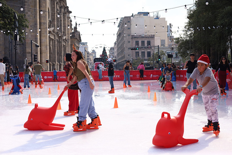 Invitan a disfrutar la pista de hielo