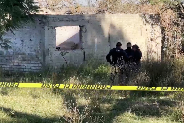 Hallan a hombre y mujer sin vida y con huellas de violencia