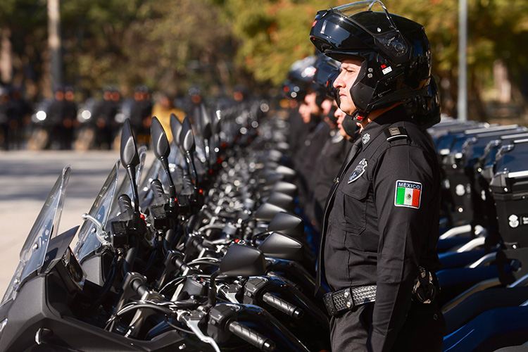 Entregan 140 motos a la SSE