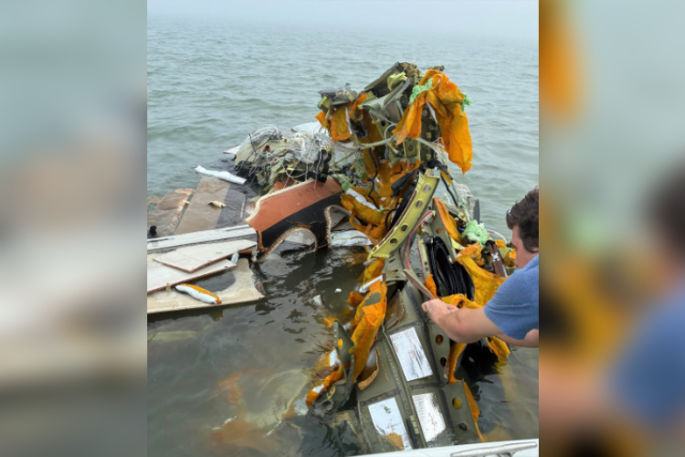 Seis muerto en desplome de aeronave de la Marina en Galveston