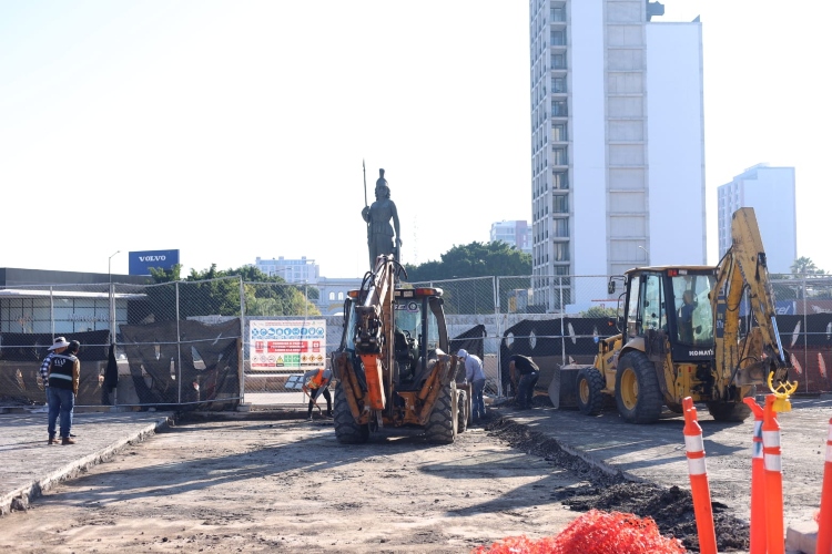 Aplican cierres viales en Glorieta Minerva por obras