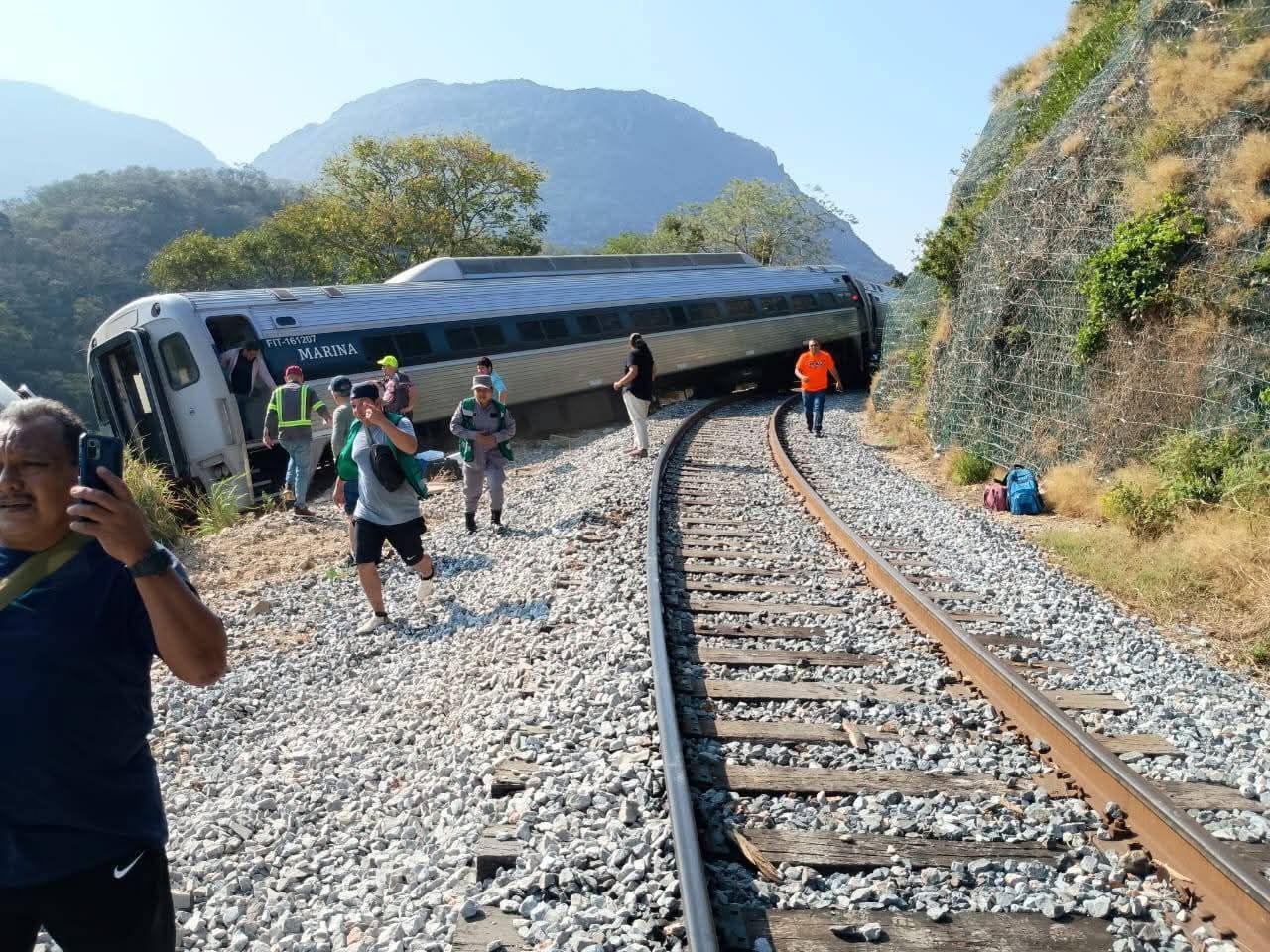 Descarrila Tren Interoceánico en Oaxaca; reportan al menos 10 personas lesionadas