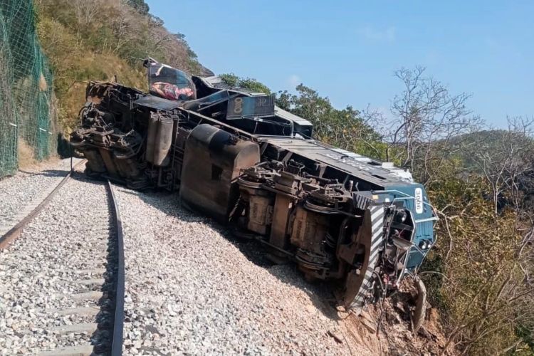 Confirman 13 muertes por descarrilamiento de tren Transístmico; hay 98 lesionados