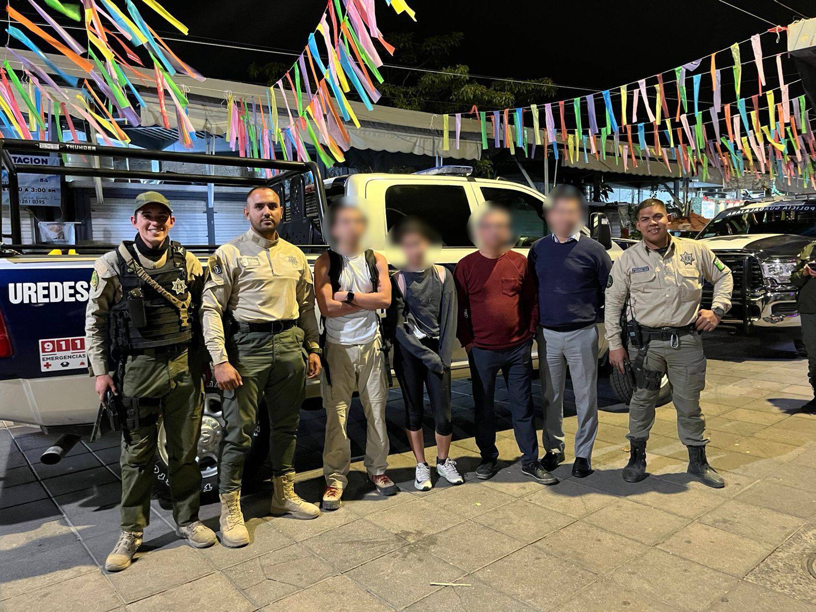 Rescatan en helicóptero a pareja extraviada en la Barranca