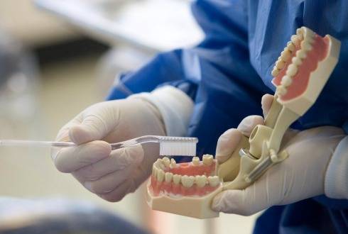 Llaman al cuidado dental en estas fechas de fiestas