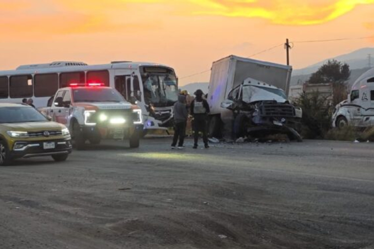 Choque en carretera a Morelia deja 22 lesionados