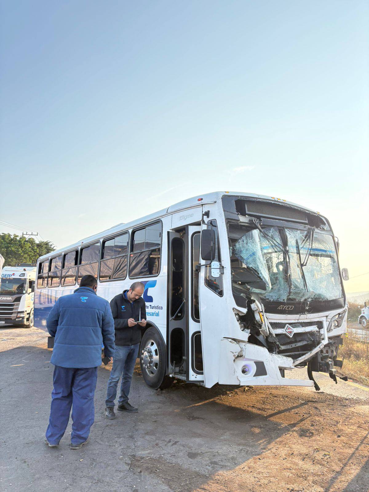 Choque múltiple deja al menos 25 lesionados