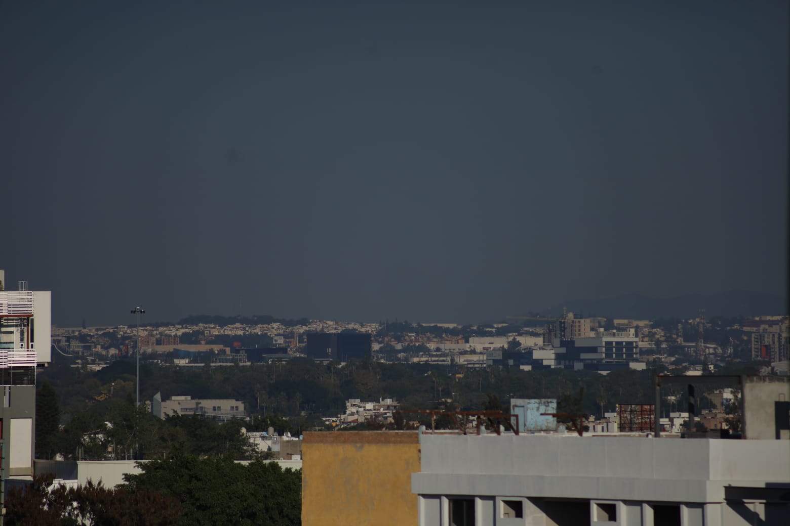 ZMG amanece con contingencia ambiental