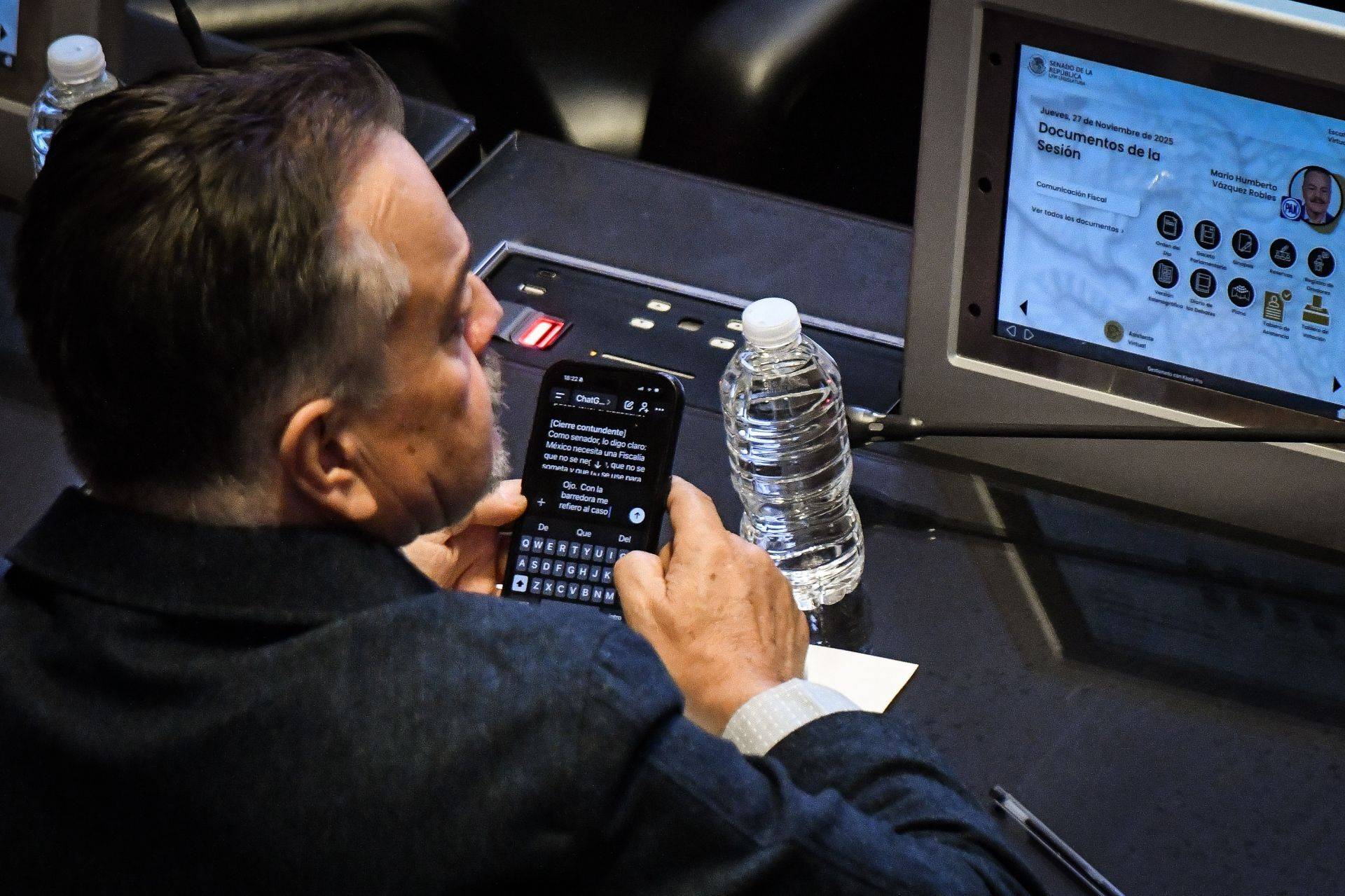 Propone leyes contra pruebas falseadas con IA