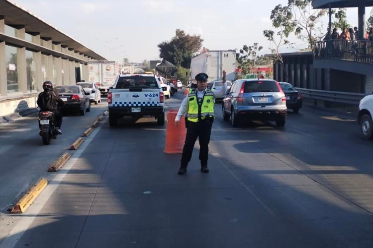 Motociclista muere arrollado por tráiler en Periférico Sur