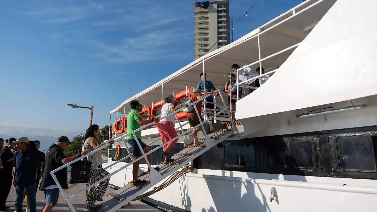 Inicia operaciones turísticas el Ferry Vallarta
