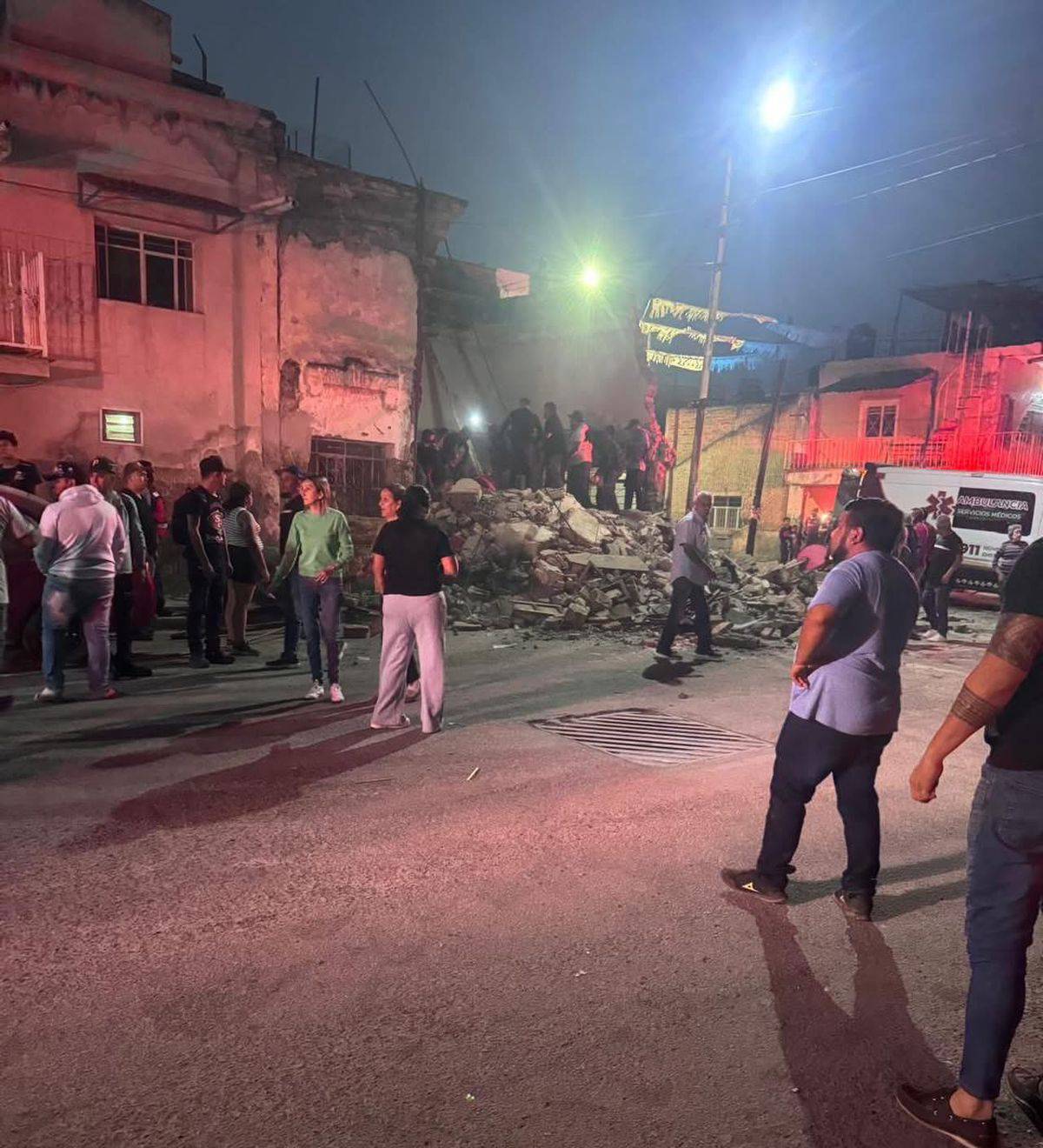 Joven muere tras derrumbe de una finca en El Salto