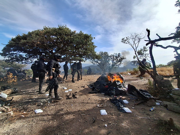 Encuentran campamento del crimen en Huejúcar