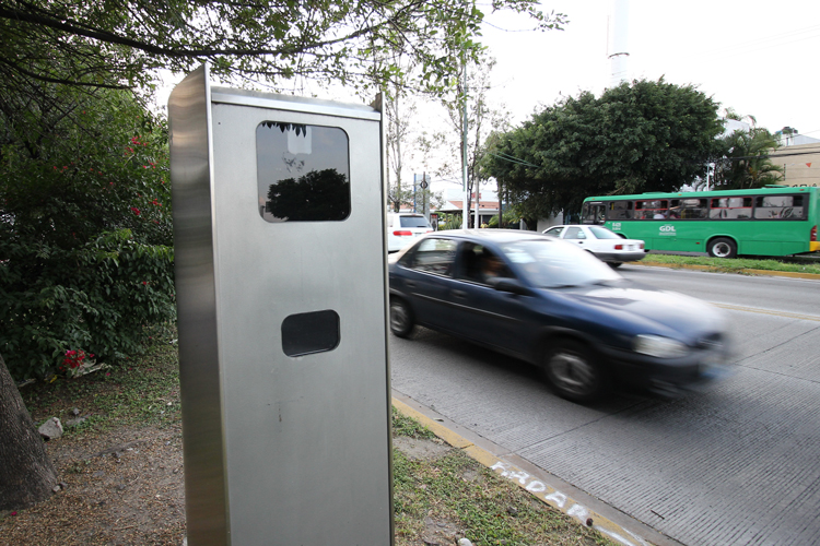 Sin multas por rebasar velocidad en Vallarta: AMIM