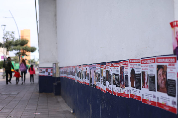 Retiran cédulas de búsqueda
