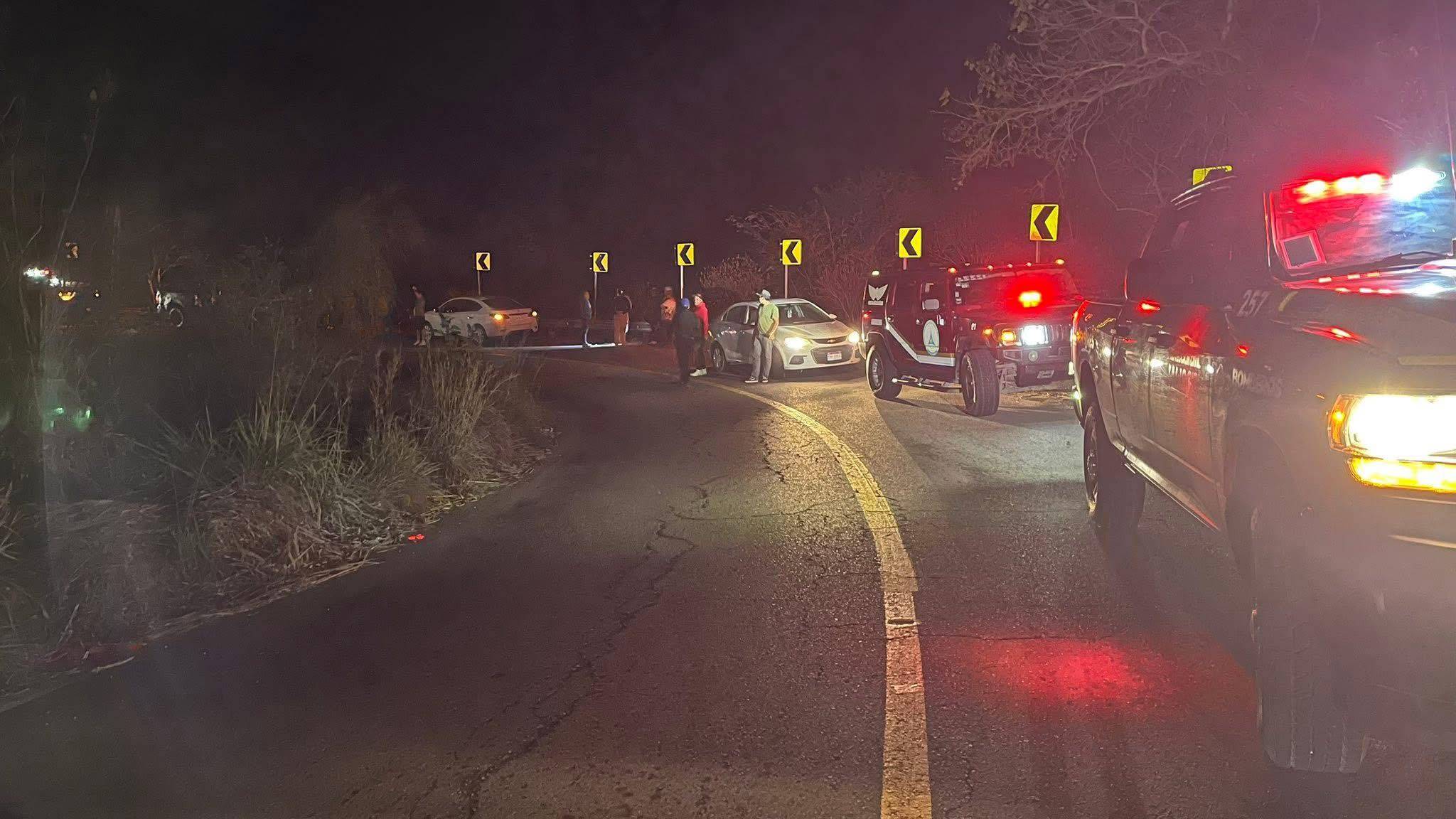 Tragedia en carretera: mueren dos jóvenes danzantes tras volcadura