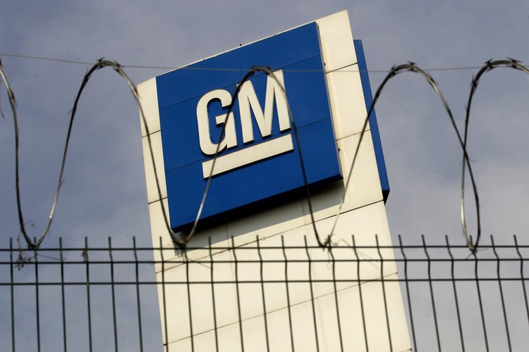 GM anuncia inversión de mil millones de dólares y ratifica su permanencia en México