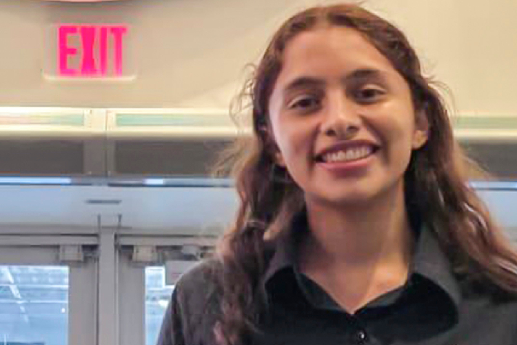 Sheinbaum felicita a mexicana Valeria Palacios por ganar Medalla Mundial de Educación 2025