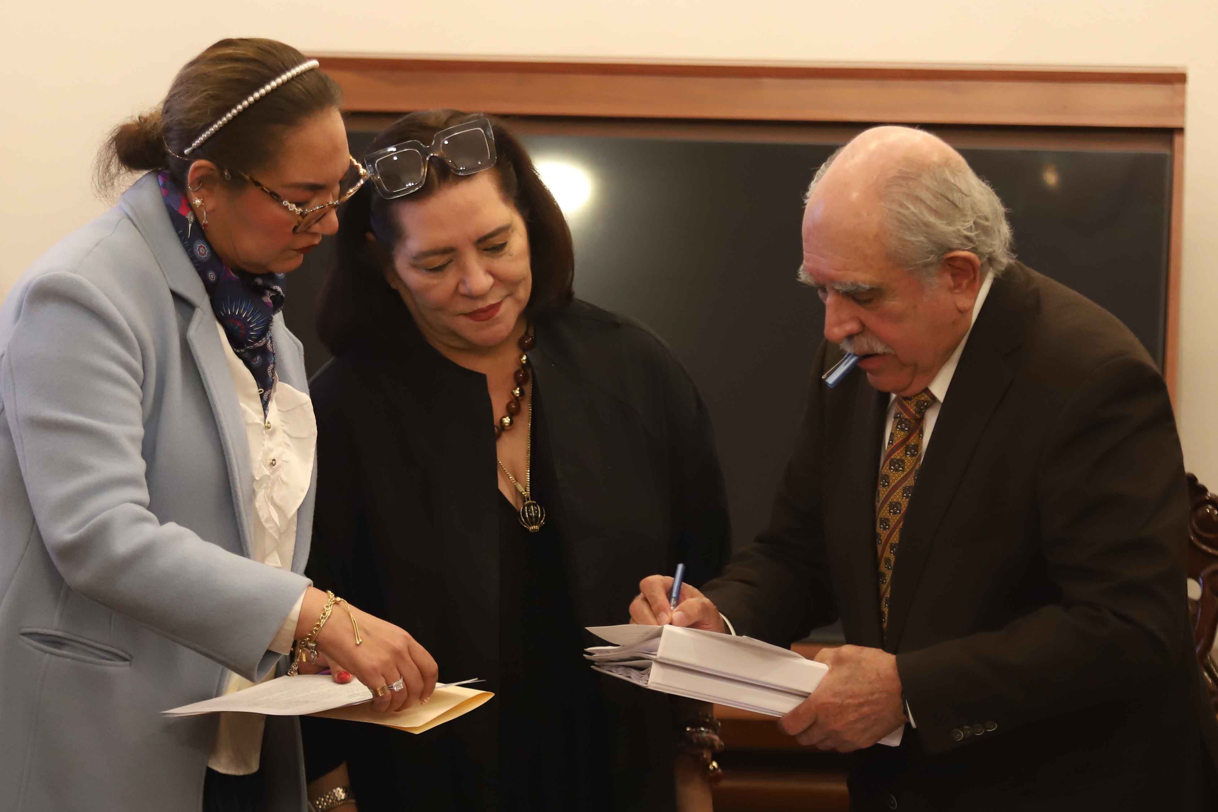 Lorenzo Córdova llama a escuchar propuestas del INE para la reforma electoral