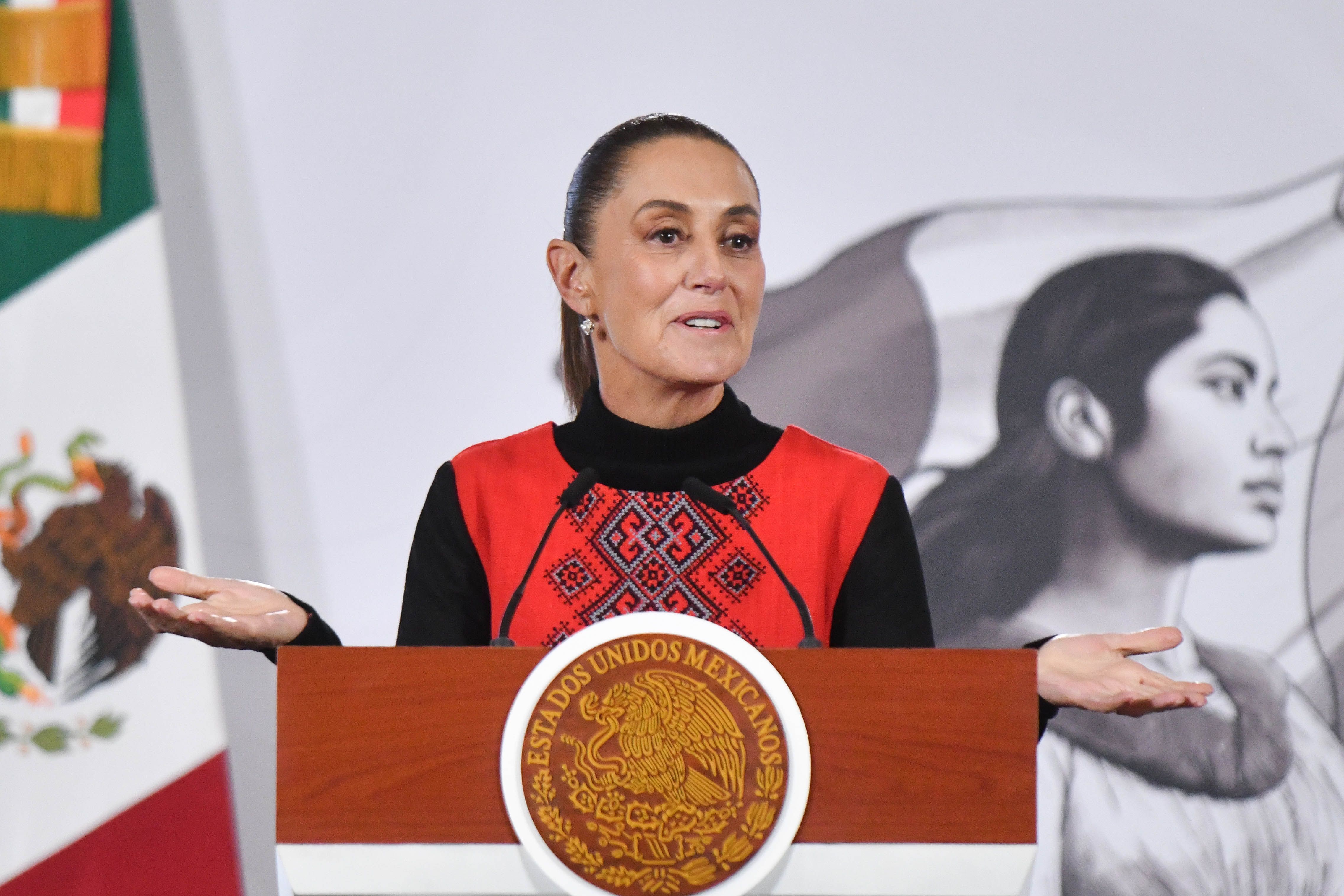 Sheinbaum descarta quitar autonomía al INE